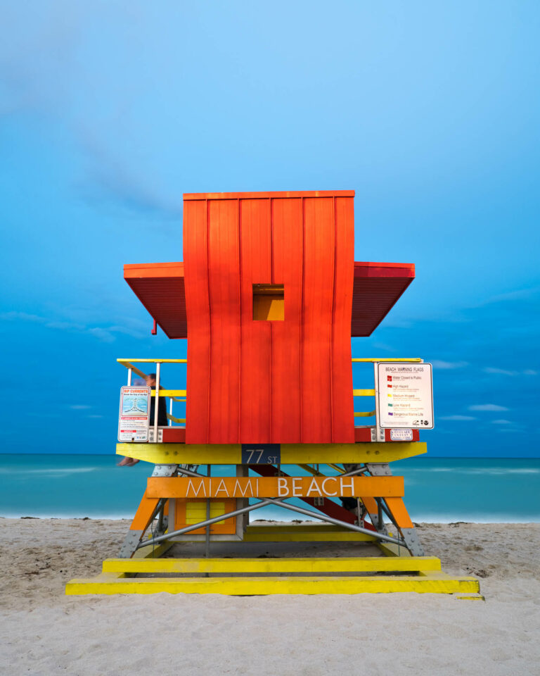The lifeguard tower at 77th Street, one of the few structures Kwak photographed at night, instead of the early morning, using ambient street lighting.