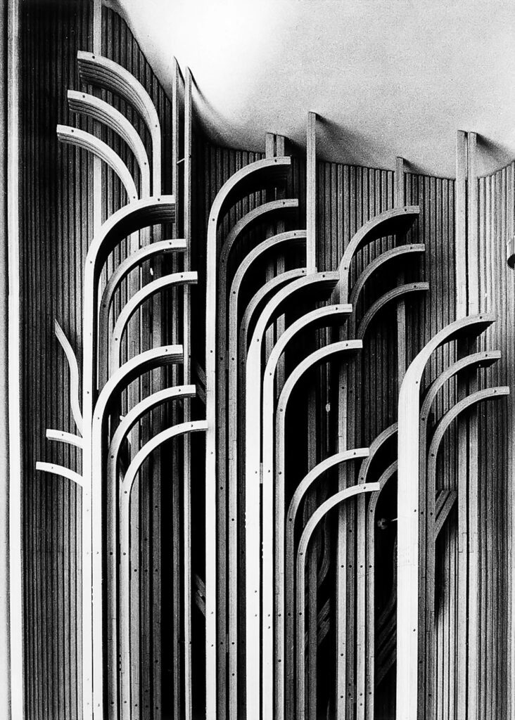1965 - Alvar and Elissa Aalto design conference rooms for the Institute of International Education in New York.